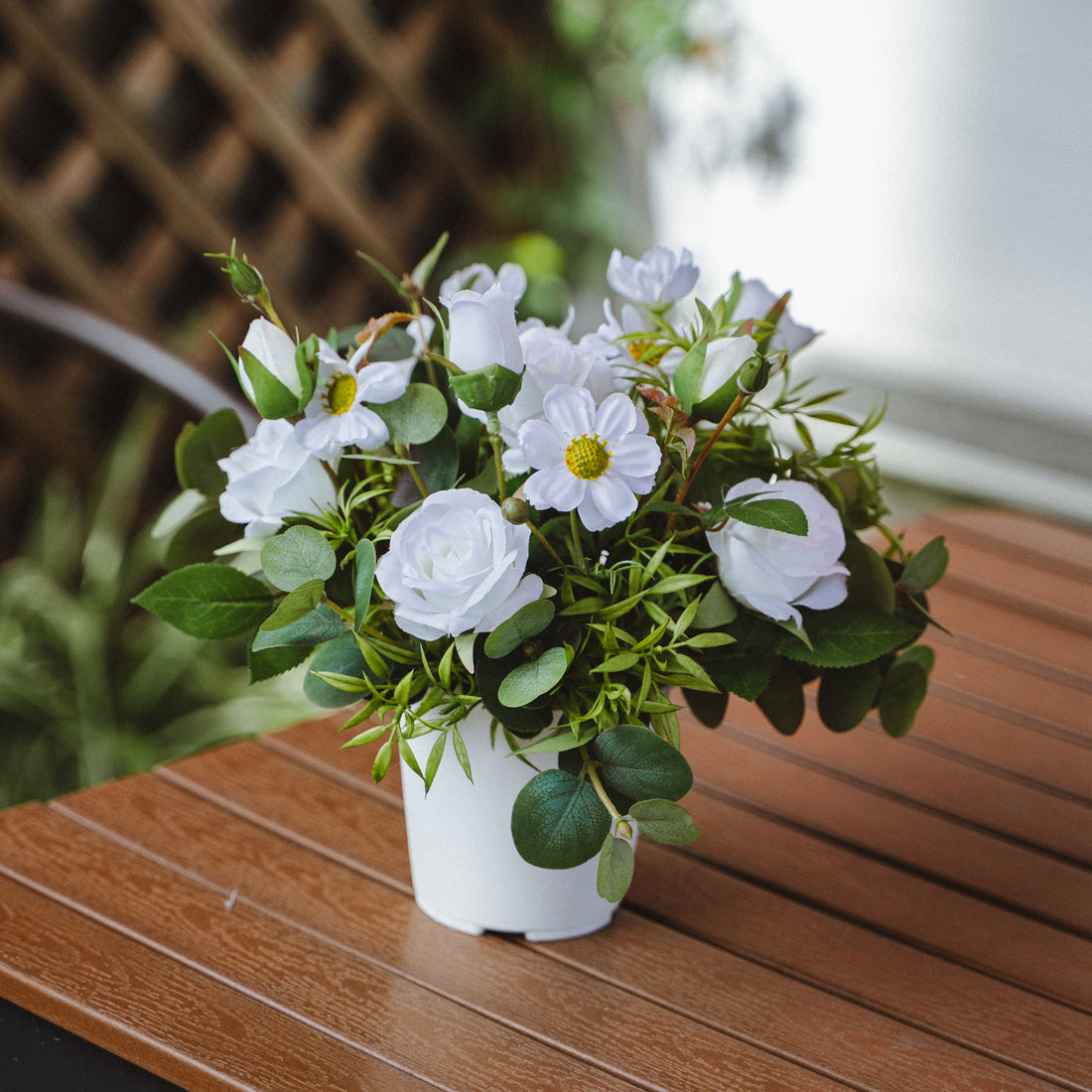 Flash Sale Artificial Spray Rose and Daisy Plant in Plastic Pot