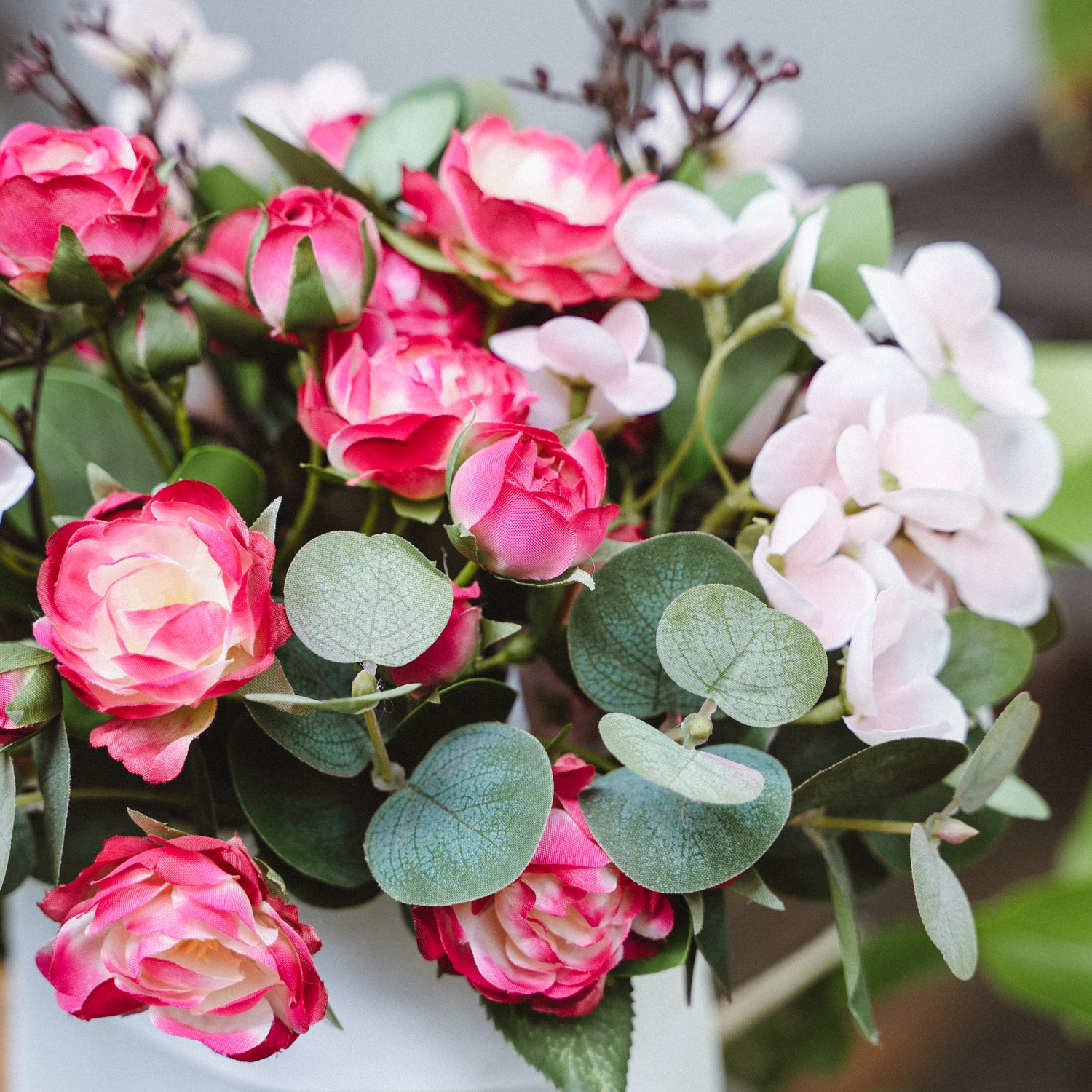 Artificial Spray Rose and Hydrangea in Plastic Pot – Indoor Tabletop Display