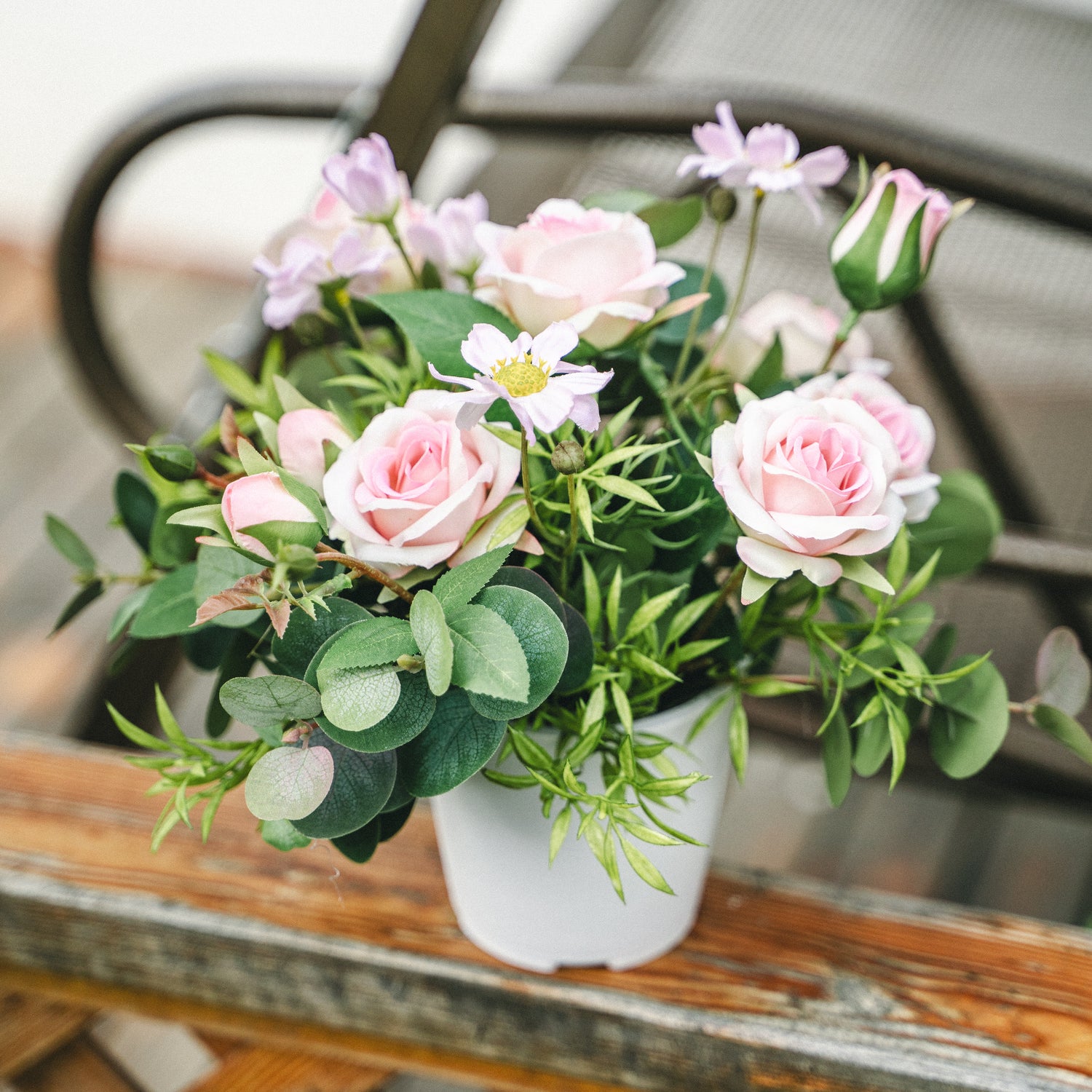 Artificial Spray Rose and Daisy in Plastic Pot – Indoor Tabletop Display